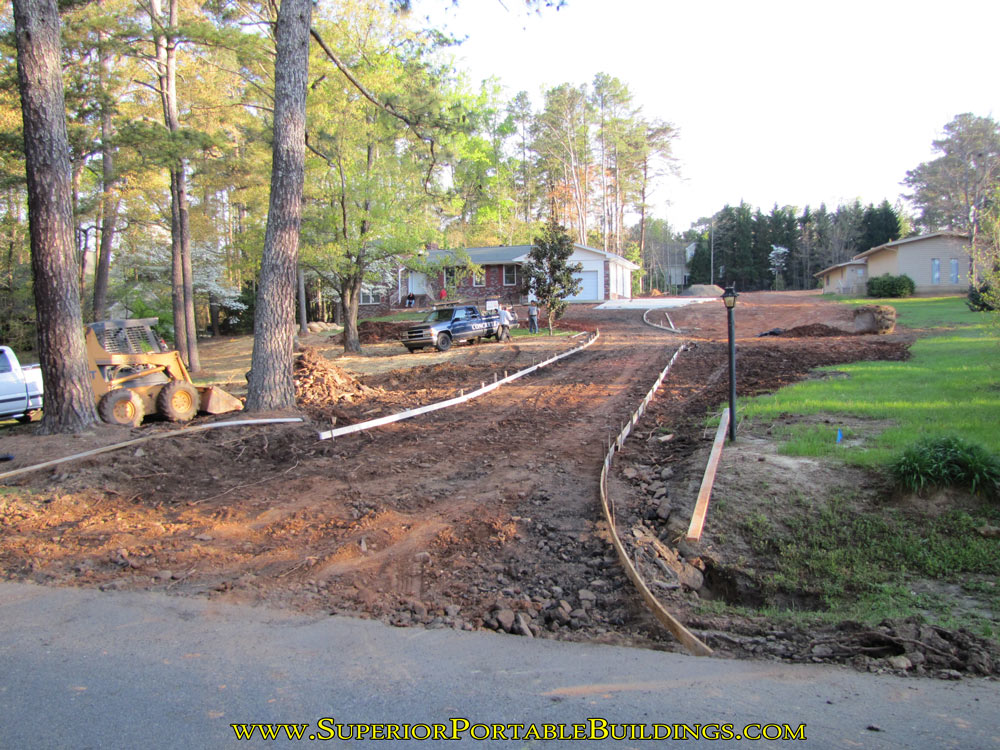 Setting driveway forms